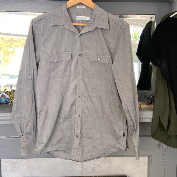 Calvin Klein lightweight dress shirt - Picture 1 of 2